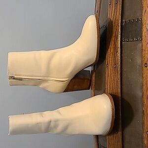 Thursday, Chic Cream Ankle Boots, Sz 10